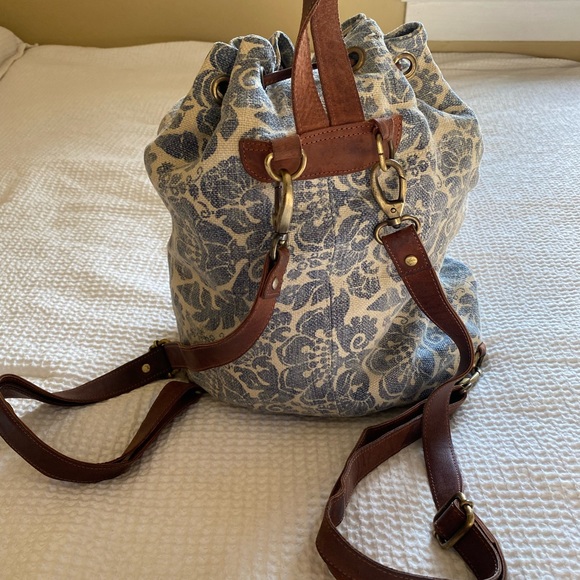 The Burlap People Backpack - Picture 2 of 5